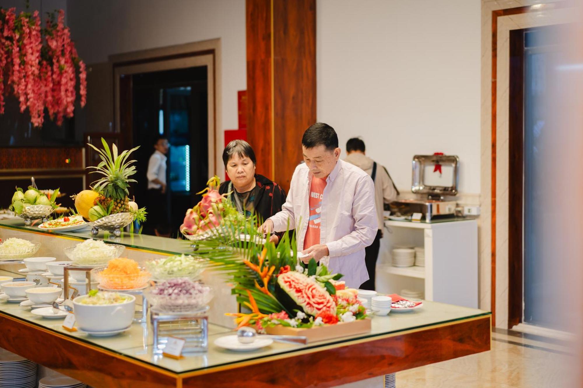 Grand View Palace Ha Long Hotel Exterior photo