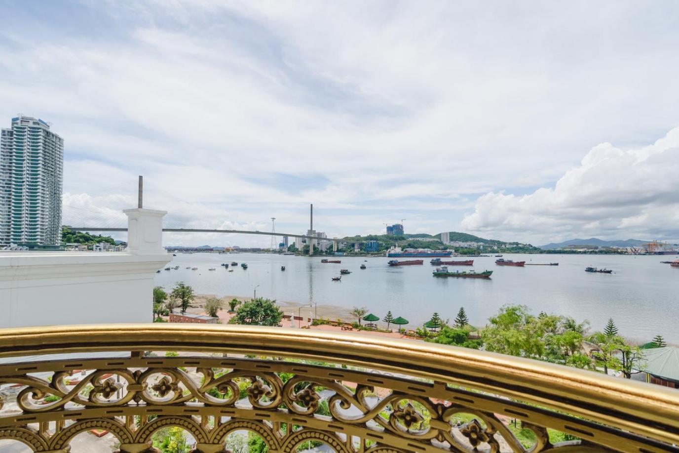 Grand View Palace Ha Long Hotel Exterior photo